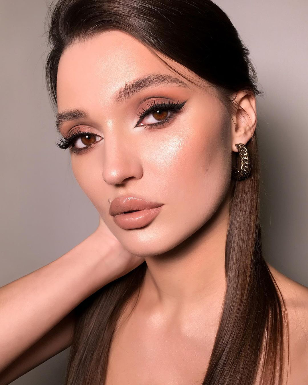 brown makeup