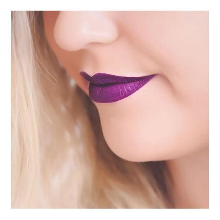 maquiagem-com-batom-roxo